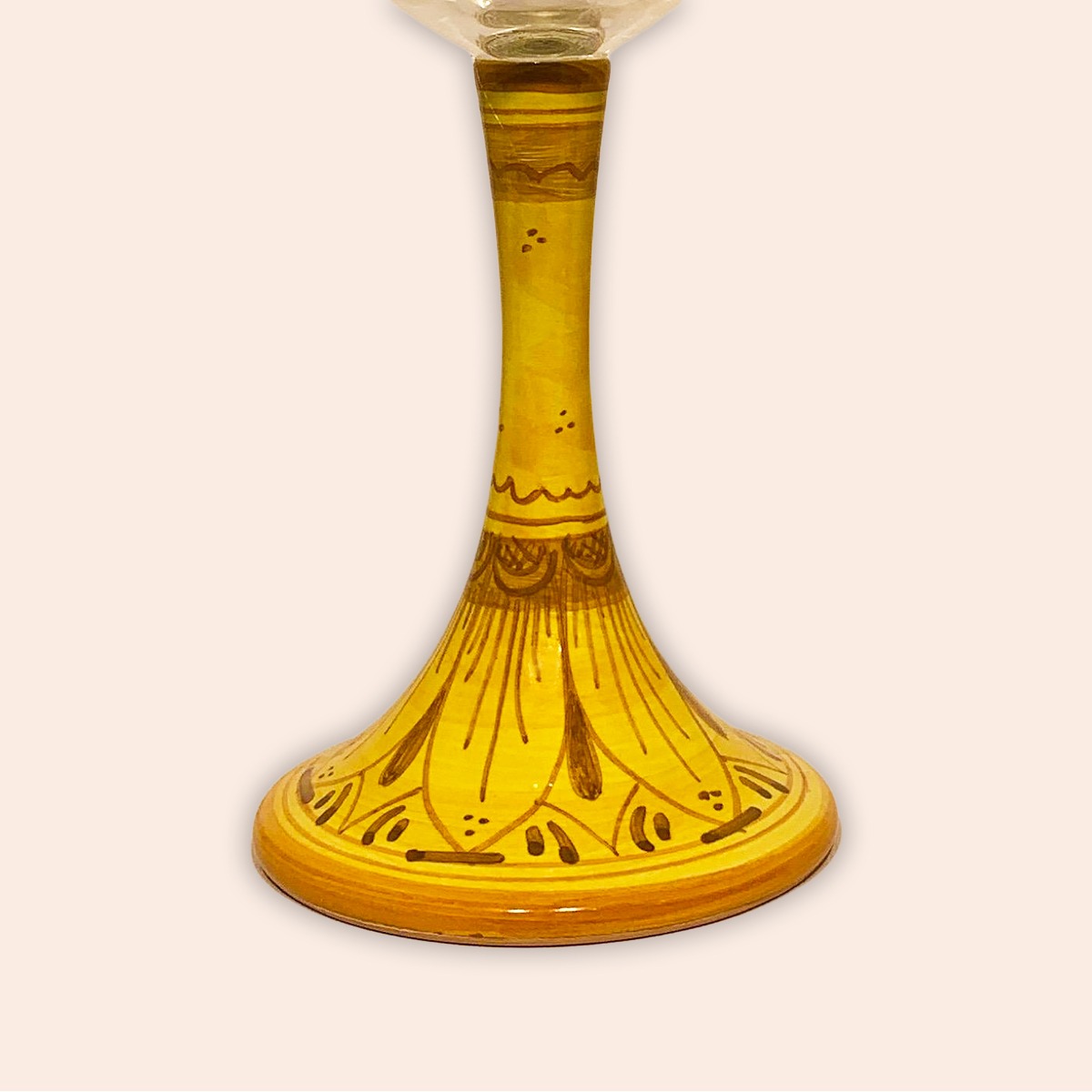 ELEGANT LEAD-FREE CRYSTAL GLASS WITH CERAMIC STEM. DESIGN: GEOMETRIC, YELLOW AND BROWN cm.23h